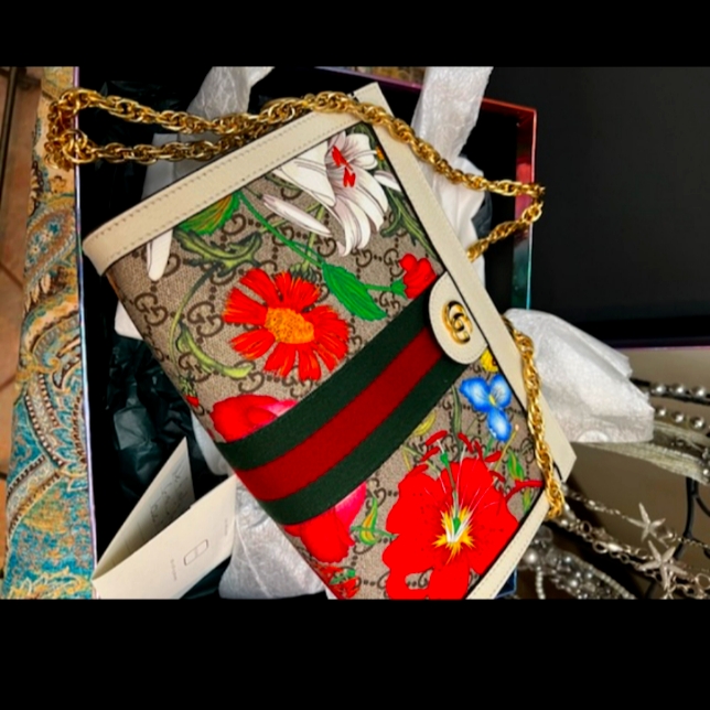 New Authentic Gucci New Authentic Gucci